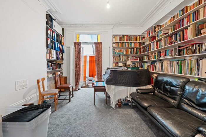 5 Bedroom End Of Terrace House For Sale In St. Andrew's Grove, London, N16