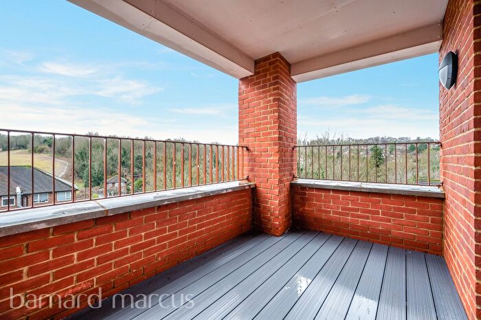 2 Bedroom Flat For Sale In Hyde Road, Sanderstead, South Croydon, CR2