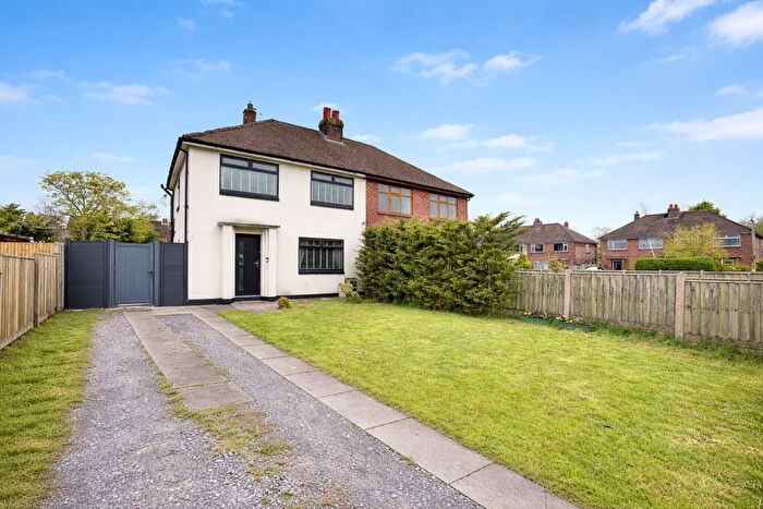 3 Bedroom Semi-Detached House For Sale In Clifton Place, Freckleton, PR4