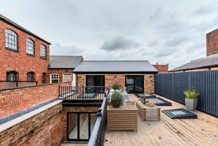 3 Bedroom Detached House To Rent In Key Hill Drive, Birmingham, B18