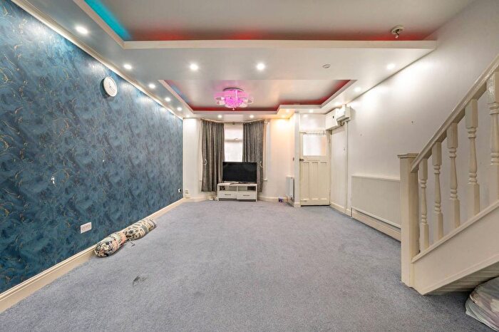 4 Bedroom Terraced House To Rent In New City Road, Plaistow, London, E13