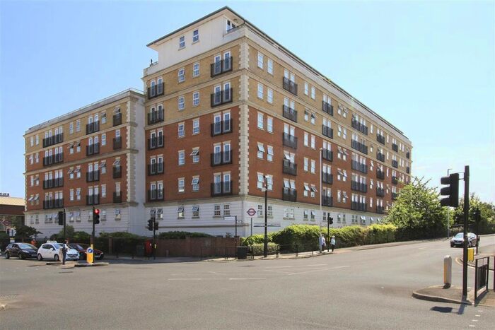 2 Bedroom Flat To Rent In Kings Lodge, Pembroke Road, Ruislip, HA4