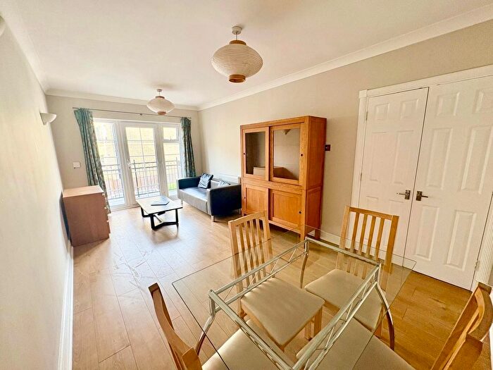 2 Bedroom Flat To Rent In Florin Court, E1