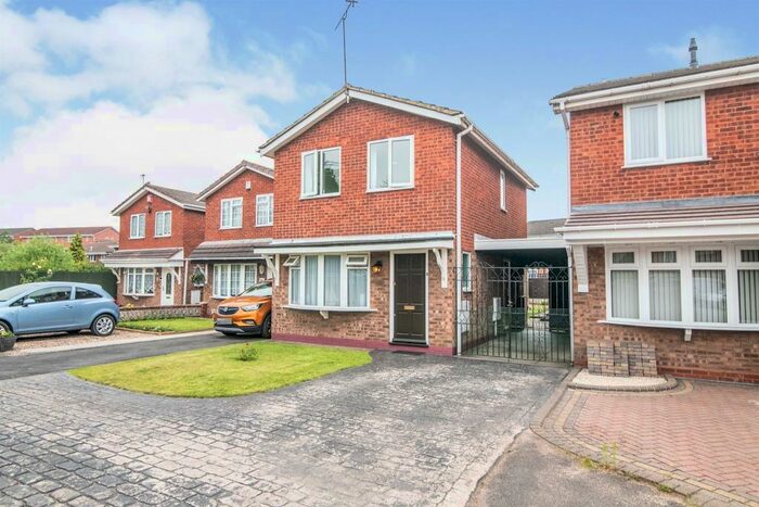 3 Bedroom House To Rent In Law Close, Tividale, Oldbury, B69