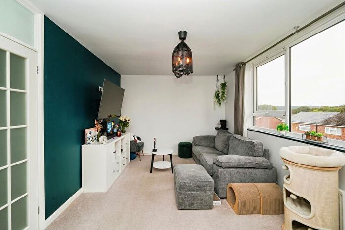 2 Bedroom Flat For Sale In Cherrytree Road, Wirral, CH46