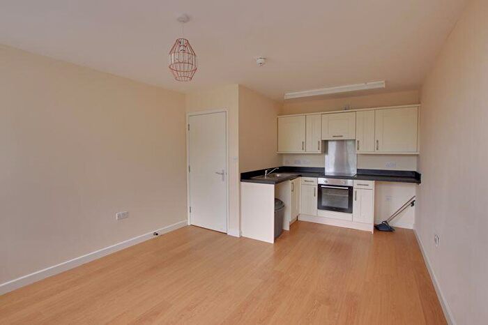 1 Bedroom Flat To Rent In Lower Bristol Road, Bath, BA2