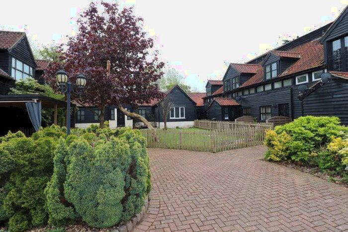 2 Bedroom Cottage To Rent In Coxtie Green Road, Pilgrims Hatch, Brentwood, CM14