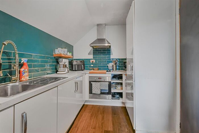 2 Bedroom Flat For Sale In Conifer Close, New Earswick, York, YO32