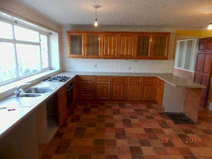 3 Bedroom Bungalow To Rent In Darnel Close, Beanhill, MK6