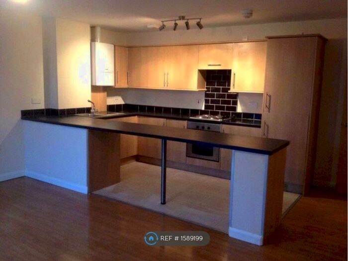 2 Bedroom Flat To Rent In Meadow House, Ellesmere Port, CH65