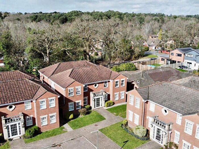 2 Bedroom Flat For Sale In Raleigh Way, Frimley, Camberley, GU16