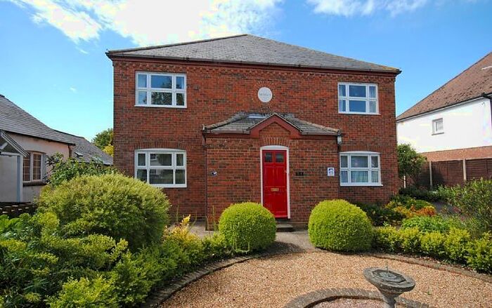 1 Bedroom Flat To Rent In Mayfair Court, Parchment Street, Chichester PO19