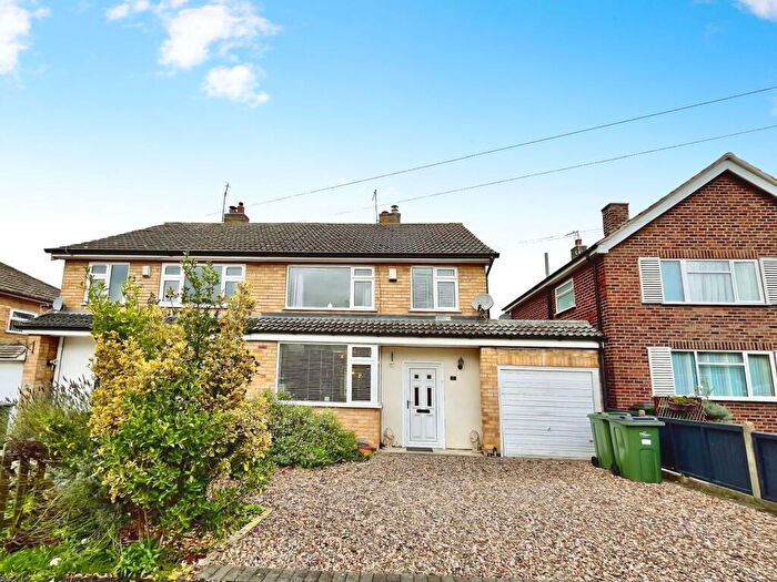 3 Bedroom Semi-Detached House For Sale In Ratcliffe Drive, Huncote, LE9