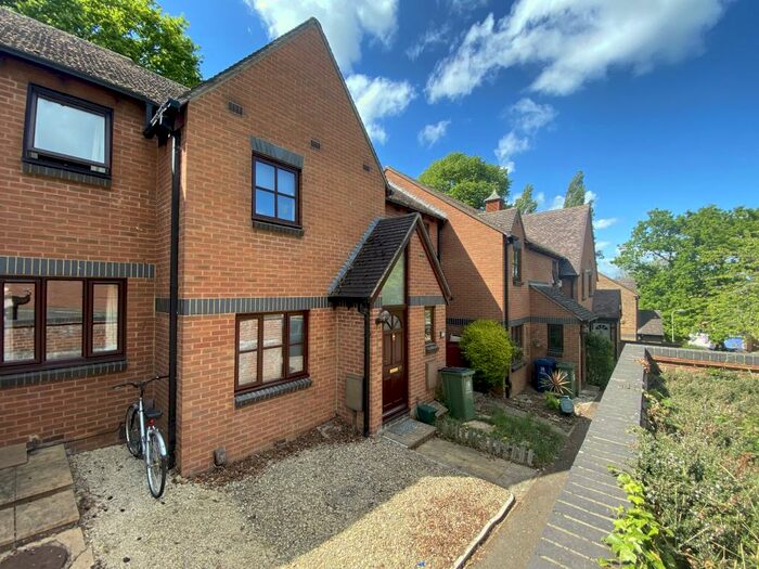 2 Bedroom Terraced House To Rent In Green Ridges, Headington, OX3