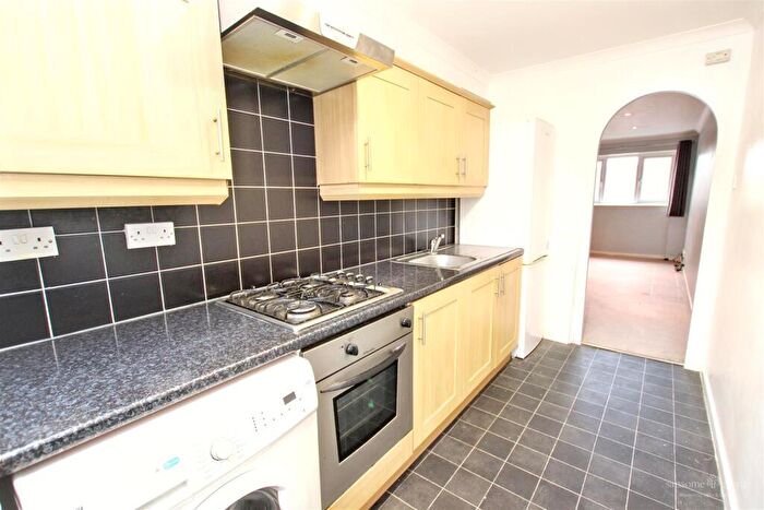1 Bedroom Maisonette To Rent In Warbreck Drive, Tilehurst, Reading, RG31 - Photo 3