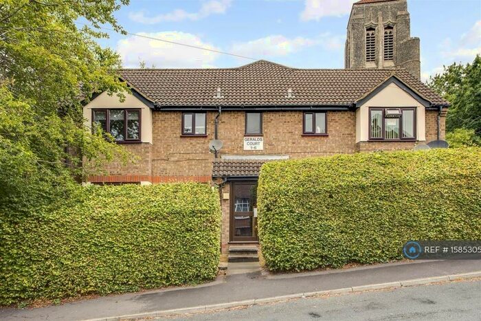 1 Bedroom Flat To Rent In Geralds Road, High Wycombe, HP13