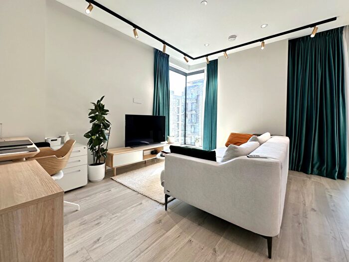 2 Bedroom Flat To Rent In Bollinder Place, London, EC1V