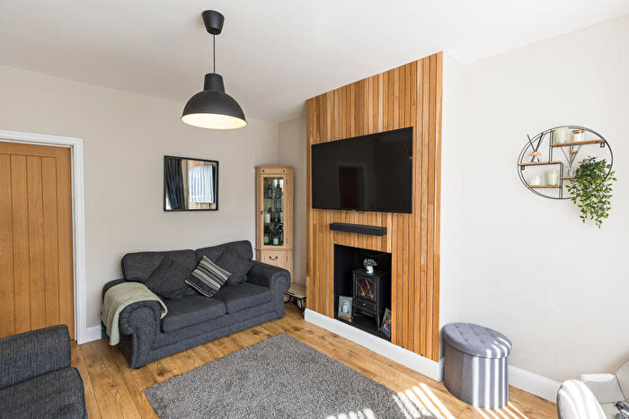 3 Bedroom Semi-Detached House For Sale In St. Johns Road, Wrexham, LL13 - Photo 3