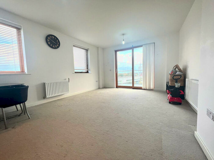 3 Bedroom Apartment To Rent In Pedley House, Barking, IG11