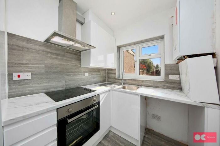 3 Bedroom Terraced House To Rent In Amery Gardens, Romford, RM2