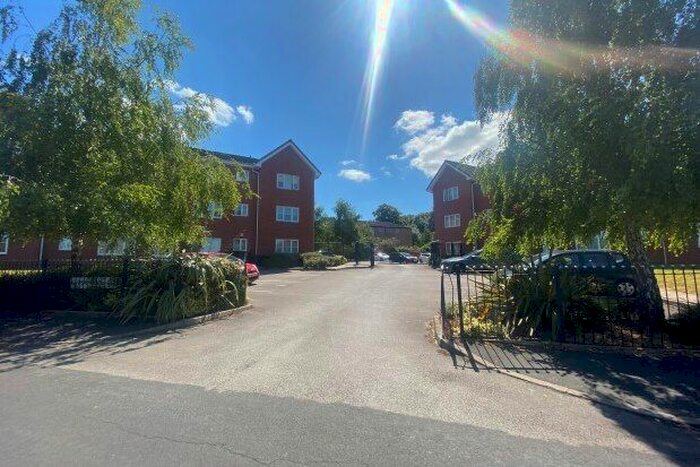 2 Bedroom Flat To Rent In Gipsey Moth Close, Altrincham, WA15