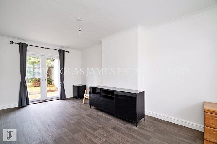 5 Bedroom End Of Terrace House To Rent In Addison Avenue, Southgate, London, N14