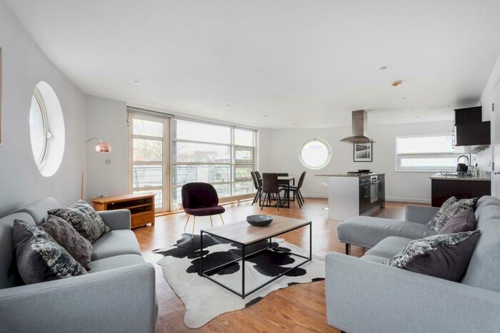 3 Bedroom Flat To Rent In Lyme Street, NW1