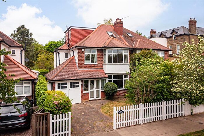 4 Bedroom Semi-Detached House For Sale In Cavendish Road, W4