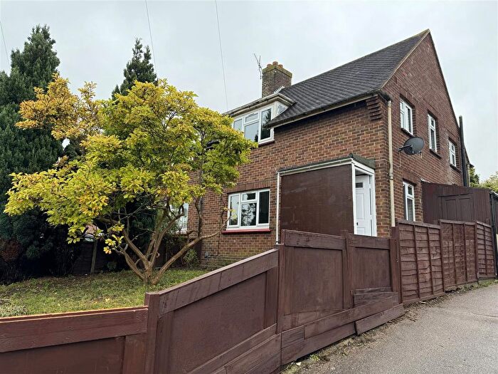 3 Bedroom End Of Terrace House To Rent In St. Davids Crescent, Gravesend, DA12