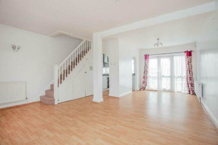 3 Bedroom House To Rent In Wansford Road, Woodford Green, IG8