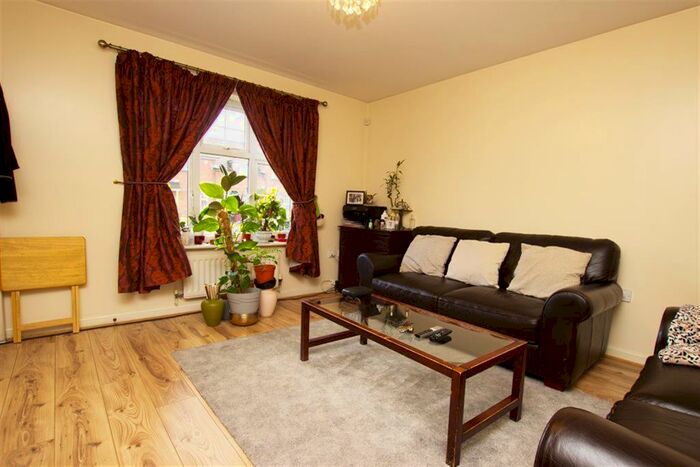 3 Bedroom Semi-Detached House To Rent In Dixon Green Drive, Farnworth, Bolton, BL4