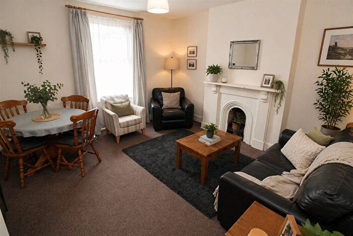 3 Bedroom Flat To Rent In Gordon Road, Roath, Cardiff, CF24