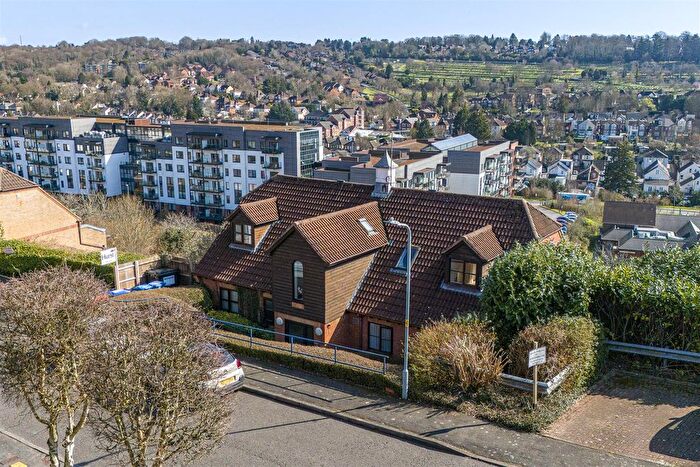 2 Bedroom Flat For Sale In Gandon Vale, High Wycombe, HP13