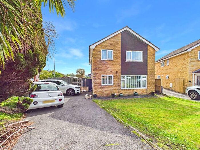 4 Bedroom Detached House For Sale In Cwrt-Yr-Aeron, Cwmrhydyceirw, SA6