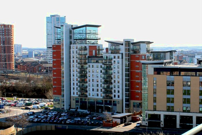 2 Bedroom Flat To Rent In Whitehall Waterfront, Riverside Way, Leeds, LS1