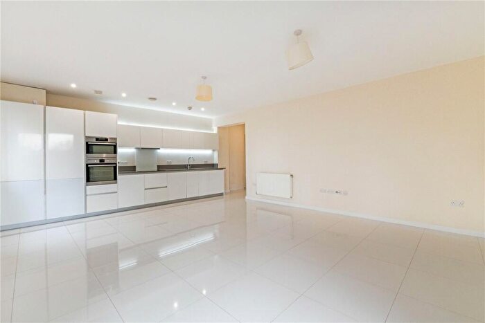 2 Bedroom Apartment For Sale In Seekings Close, Trumpington, Cambridge, CB2