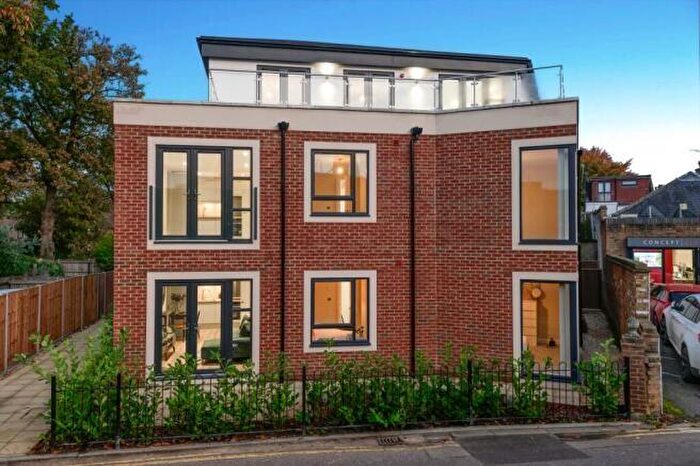 1 Bedroom Apartment To Rent In Weybridge, Surrey, KT13