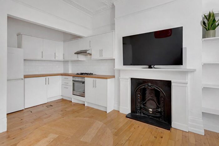 2 Bedroom Flat To Rent In Mildmay Grove North, London, N1
