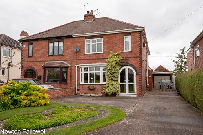 3 Bedroom Semi-Detached House For Sale In Ramper Road, Saundby, DN22