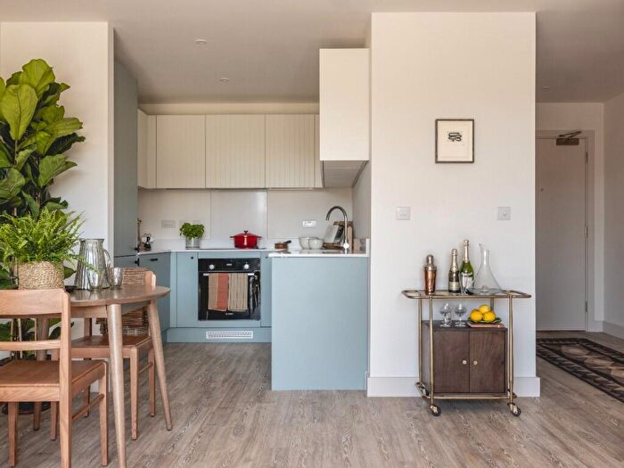 1 Bedroom Apartment To Rent In Milne Avenue, Cambridge, Cambridgeshire, CB3