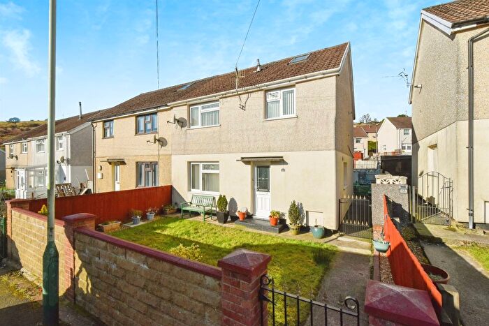 3 Bedroom Semi-Detached House For Sale In Glan-Y-Nant, Fochriw, Bargoed, CF81