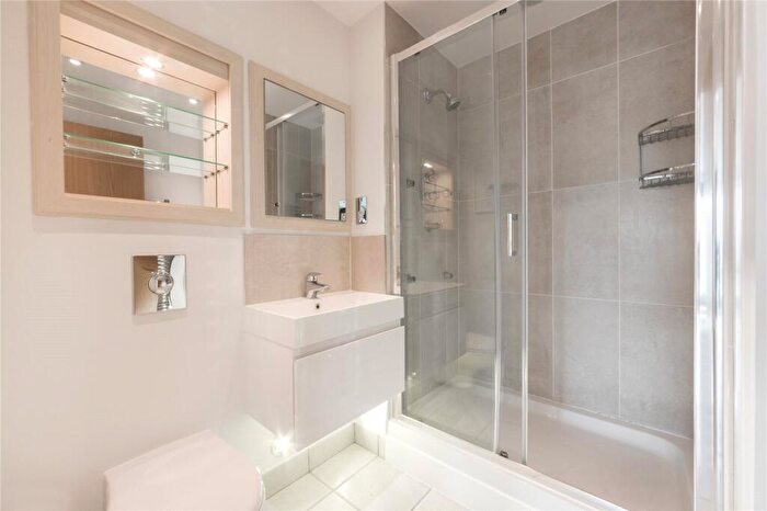 4 Bedroom Flat To Rent In Millharbour, Millwall, E14