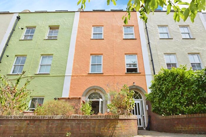 1 Bedroom Flat For Sale In Cave Court, Wilder Street, Bristol, BS2