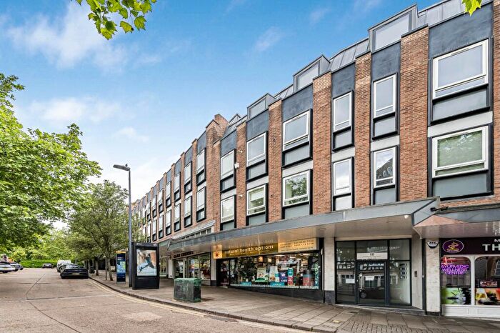1 Bedroom Apartment For Sale In Buckingham Parade, The Broadway, Stanmore, HA7