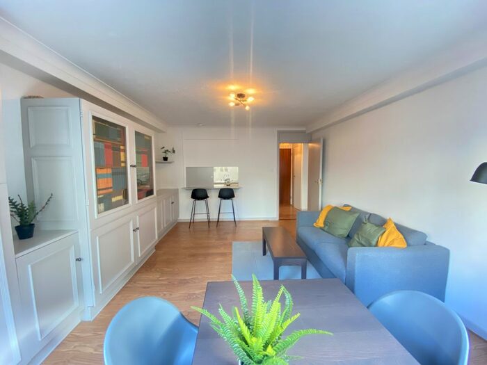 1 Bedroom Flat To Rent In Portsoken Street, London, EC3N