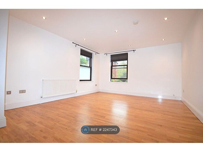 2 Bedroom Flat To Rent In Bedwardine Road, London, SE19