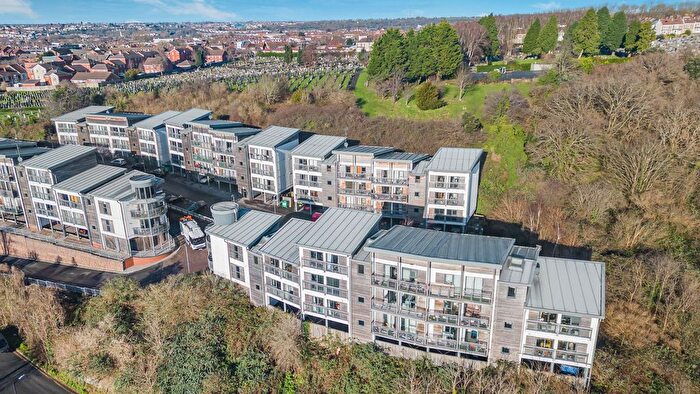 2 Bedroom Flat For Sale In Weavers Mill Close, Bristol, BS5