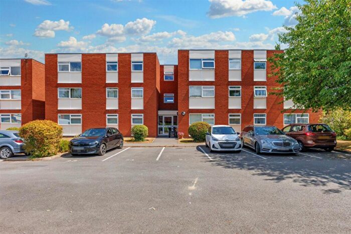 1 Bedroom Apartment For Sale In Clopton Road, Stratford-Upon-Avon, CV37