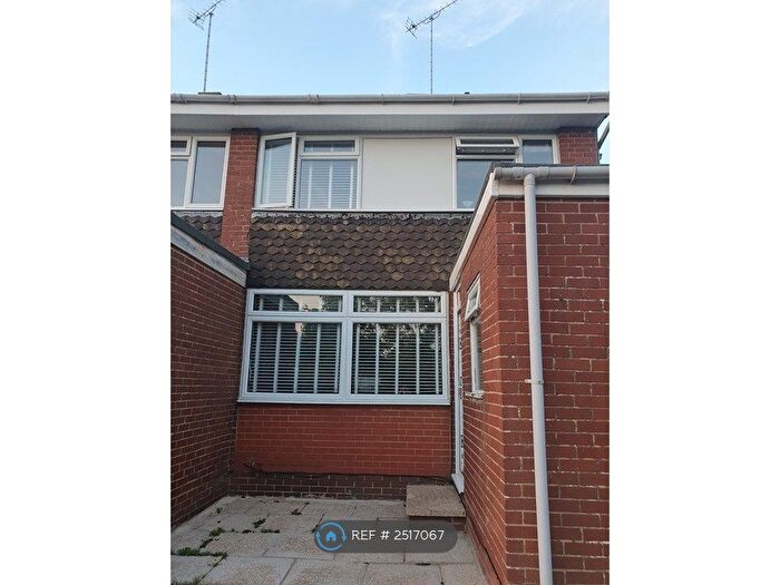 3 Bedroom End Of Terrace House To Rent In Fairview Drive, Southampton, SO51