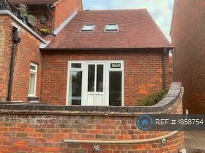 2 Bedroom End Of Terrace House To Rent In Rooks Lane, Thame, OX9